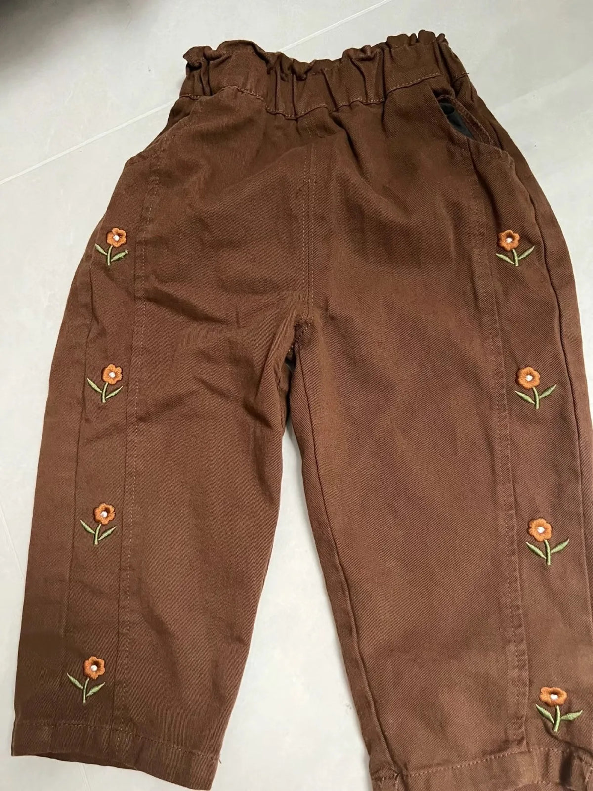 Pantalon en coton brodé